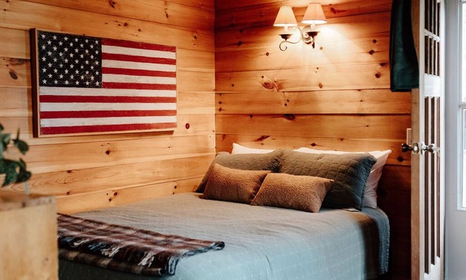 Lincoln Cabina | THE RIVER OTTER PARADISE GETAWAY at the PEMICABINS