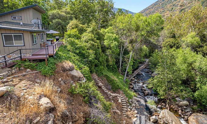 Three Rivers Casa | The River's Edge - Private Home with River Access and Spa