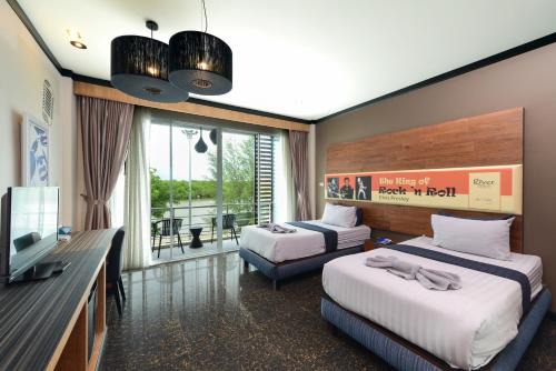 Downtown Krabi Casa | The River Scene