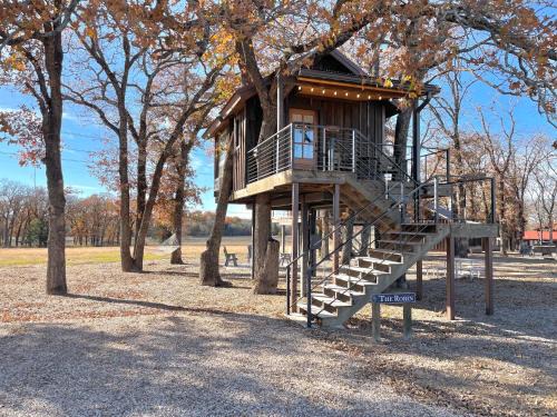 Elm Mott Otro | The Robin Treehouse 15 MIN to Magnolia Baylor