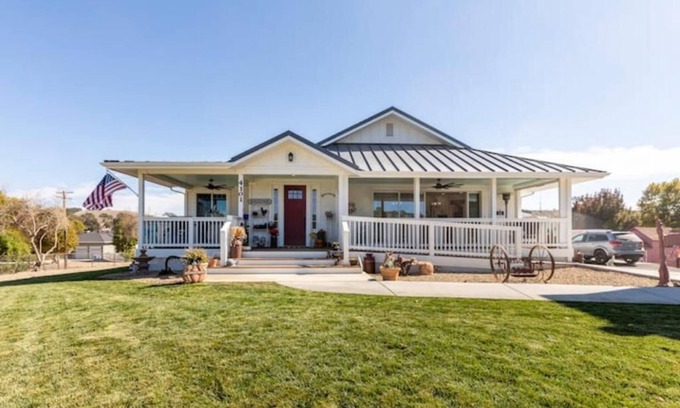 Paso Robles Otro | The Roblar Inn ~Wine Country~Hot Tub~Accessible