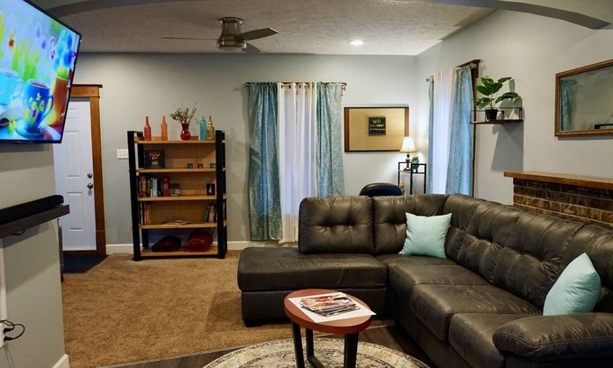 Wooster Casa | The Rock: 1 Block from Downtown w/ Private Parking