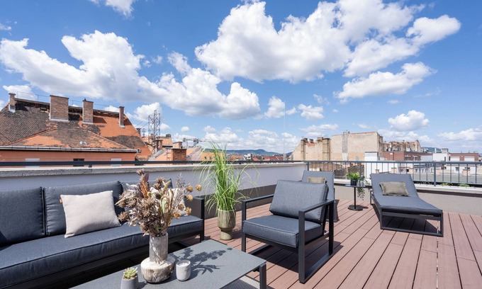 Erzsebetvaros Apartamento | The Rose Garden Apartments