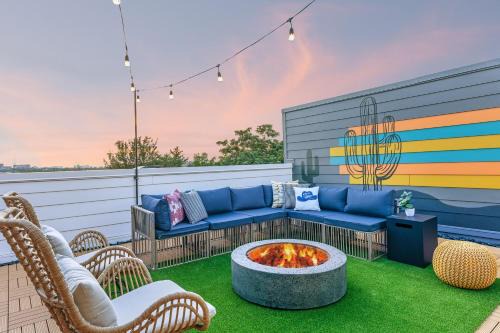 Hurwood Heights Casa | The Rosedale - Rooftop by Geodis Park