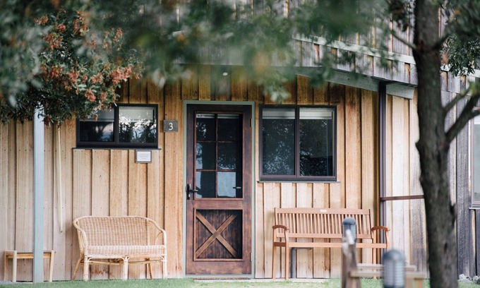 Relbia Casa | The Rosella - One-bedroom cottage at Bundaleera Vineyard