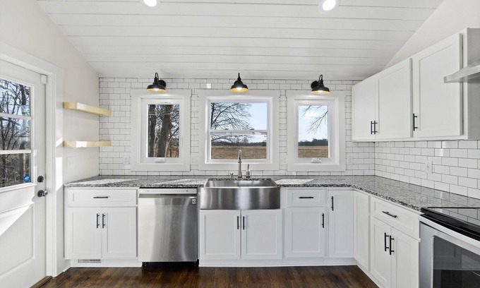 Clarksville Casa | The Rossview House Sleeps 7