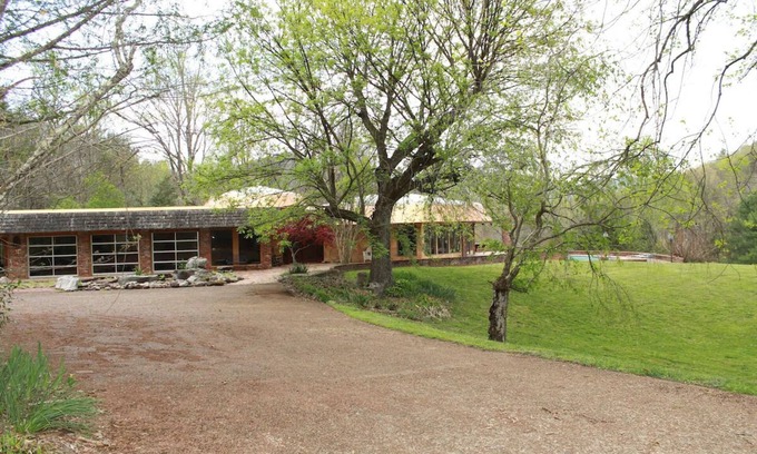 Townsend Casa | La casa redonda --- Ahumado Montaña Vacaciones en su propio retiro privado!