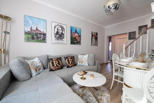 Hunedoara Apartamento | The Royal House