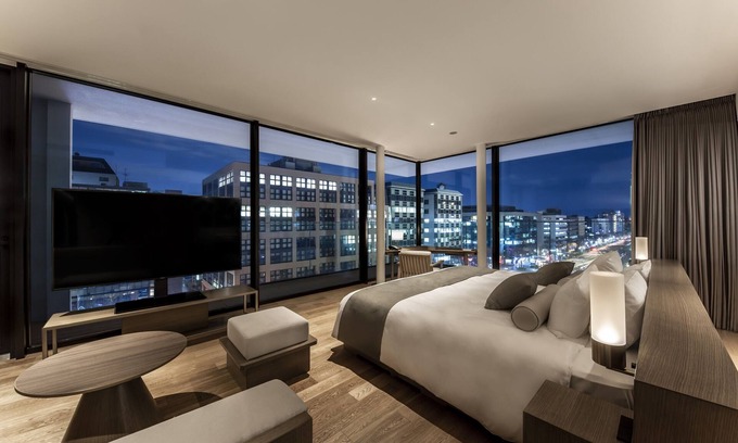 Karasumaoike Hotel | The Royal Park Hotel Iconic Kyoto