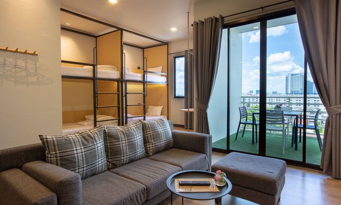 Bang Phlat Hotel | The Royal River Hotel