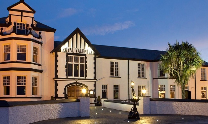 Knightstown Hotel | The Royal Valentia Hotel