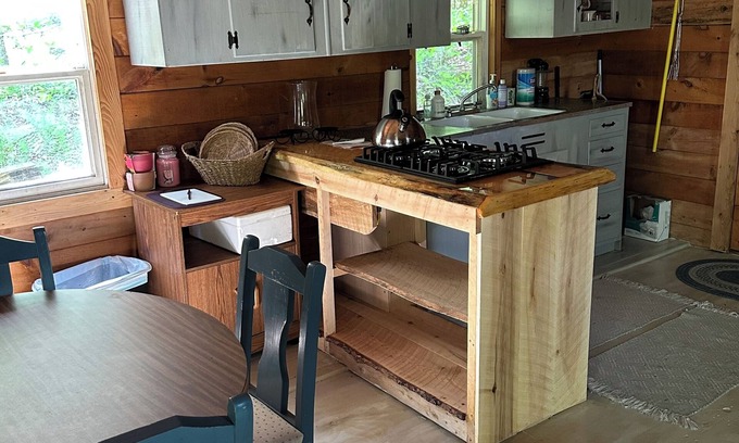 Hillsgrove Cabina | The Rustic Woodzie! Hunters Dream!
