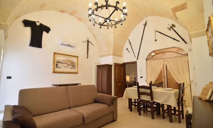 Oria Historic Centre Casa | La Sala delle Armi, Oria BR, Puglia, Italia