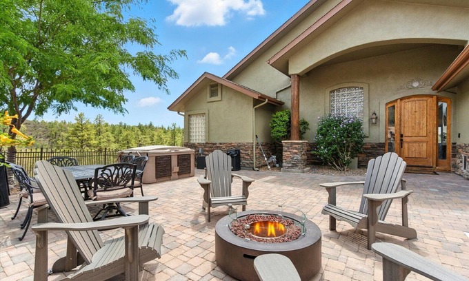 Williamson Casa | The Sanctuary at Prescott-Downtown-Hot Tub & Views