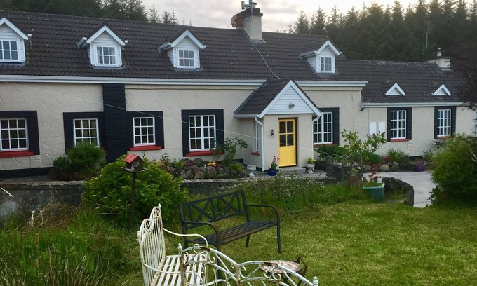 Murroogh Casa | The Sanctuary: Secluded 5 Bed Cottage sleeps 11