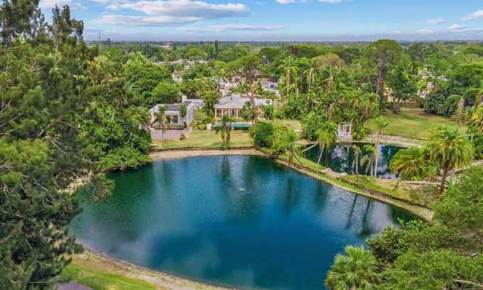Jungle Terrace Casa | The Sanctuary Serene Pool Estate in St Pete