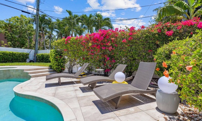 Birch Park Finger Streets Villa | The Sand Castle-4 Story/5 Patio/Heated Pool/ 20 steps to Beach Entrance LuxVilla