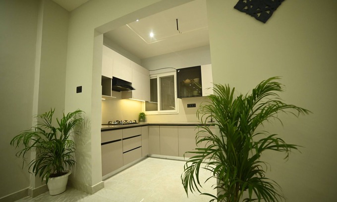 Allahabad Apartamento | The Sangam Nest by Nivaas, modern 3-bedroom apartment near Mahakumbh 2025