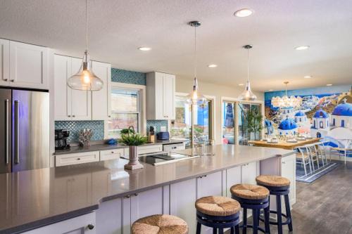 Scenic Heights Casa | The Santorini Retreat Pool Hot Tub Game Room