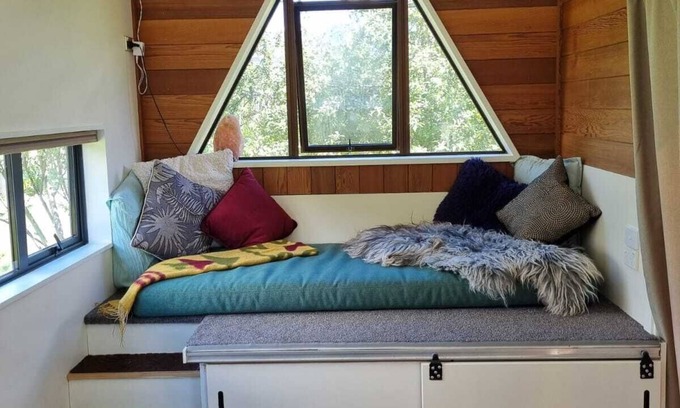 Glenorchy Cabina | The Santuary, spacious Tiny home nestled in the mountains
