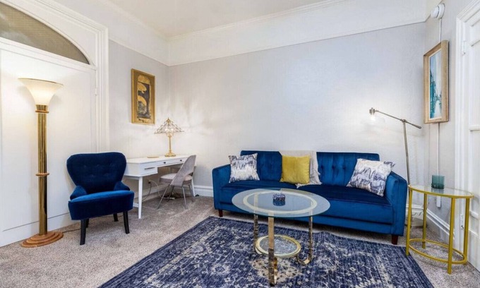 Lower Avenues Apartamento | The Sapphire Suite - Downtown Historic Aves Apt