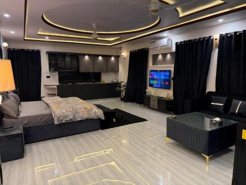 Multan Apartamento | The Sapphire Suites