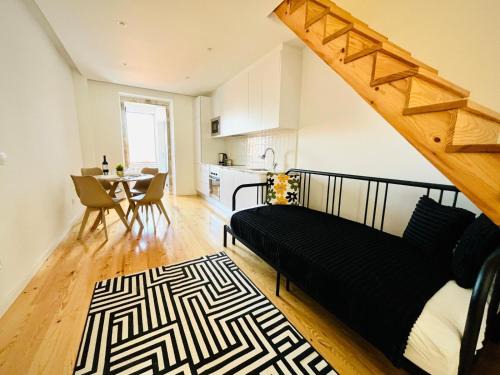 Penha de Franca Apartamento | The Sarmento House - NO 2D - Historical Two-Bedroom Apartment