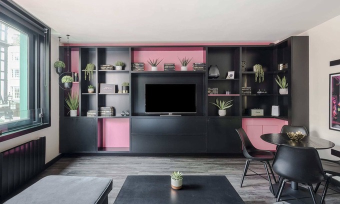 Soho Apartamento | The Sassy - Soho - by Frankie Says