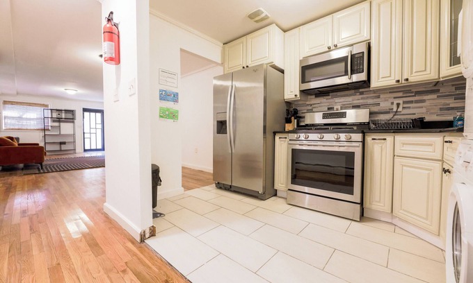 Crown Heights Casa | The Schenectady House - Unit 1 Standard Large Room/Shared Bath & Common Areas