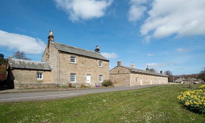 Capheaton Casa | The School House, Capheaton in Northumberland - sleeping 6 guests