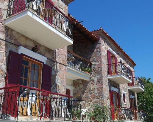 Mithimna Apartamento | The Schoolmistress With The Golden Eyes, studios & rooms