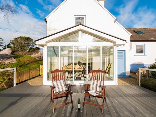 Goleen Casa | The Schooner