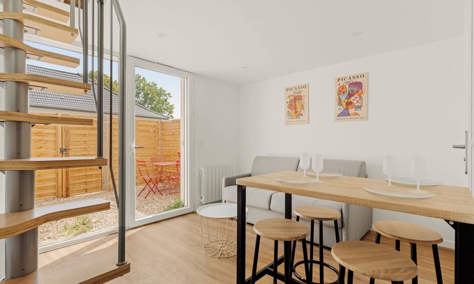 Decines-Charpieu Apartamento | The Secret Garden