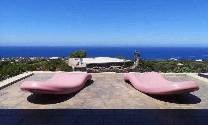 Pantelleria Casa | The Selfish Carob: dammuso Calypso