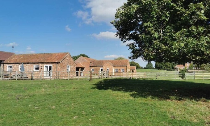 Horncastle Otro | The Shamba, Bainvalley Cottages