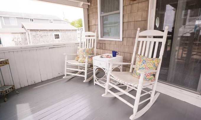 Clinton Casa | The Sharlene Cottage