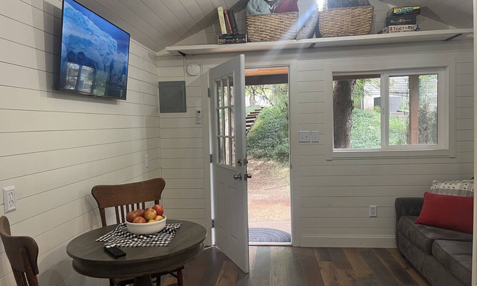 Newberg Cabaña | The Shed@LivelyFarm A tiny house on the edge of everything in Newberg.