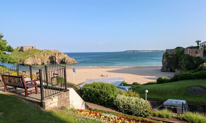 Tenby Cabaña | The Shell at the Hideaway
