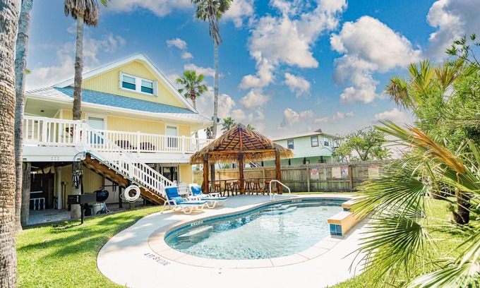 Shibui Sands Casa | "Shell House" Enorme piscina privada en la ciudad, ¡disfruta del bar Tiki Hut en tu patio trasero! Mascota amigable