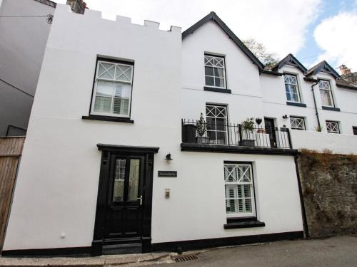 Fowey Casa | The Shell Seekers