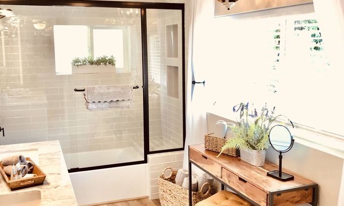 Shenandoah Valley Otro | The Shenandoah Farmhouse guest suite on 50 acres surrounded by vineyards!