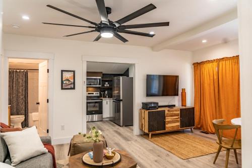 Southern Pines Apartamento | The Shire 255 B - Sienna - Downtown