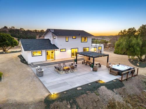 Templeton Casa | The Shire at Baggins Hill