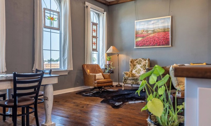 Lebanon Apartamento | The Shopkeeper's Loft