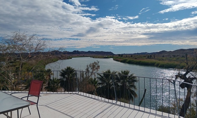 Yuma Casa | El Showboat Riverfront