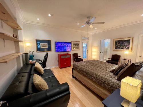 Lake Alfred Casa | The Signature Orange Grove Suite