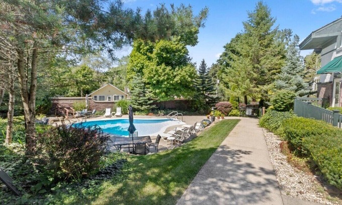 Lake Geneva Apartamento | The Silo at The Hayloft |Historic Home |Pool |Gym |Pool Table |Near Lake, Pumpkin Patch & Winterfest