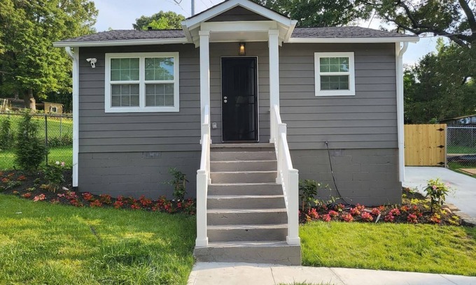 Atlanta Casa | The Silver Cottage 5 Miles to Downtown/Mercedes Benz Stadium/Aquarium