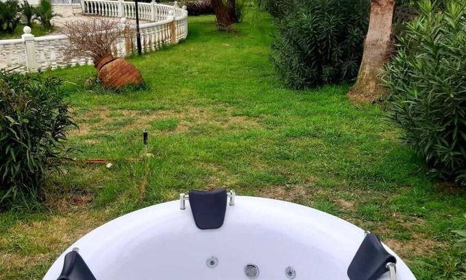 Dalaman Casa | La pequeña casa se encuentra tranquila en medio de la naturaleza y te está esperando.
