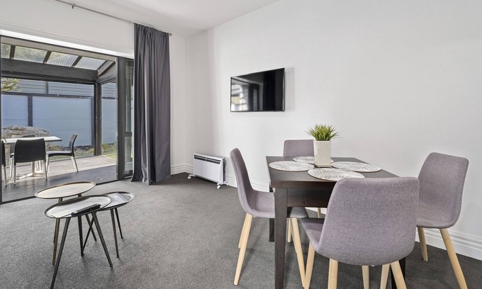 Cardrona Casa | The Sombre Duck - Cardrona Holiday Apartment